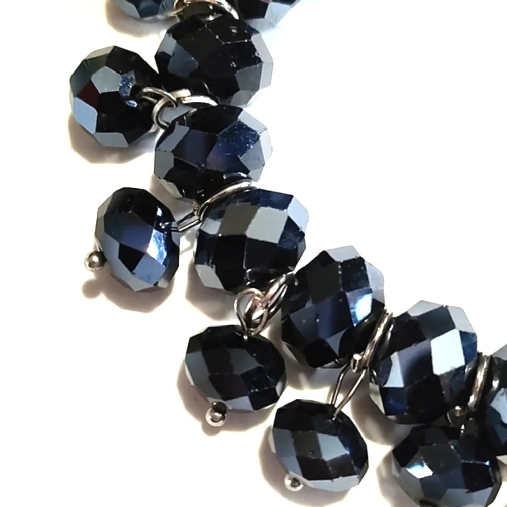 VINTAGE JET BLACK IRIDESCENT SHIMMERY CRYSTAL STRETCH BRACELET - Picture 4 of 8
